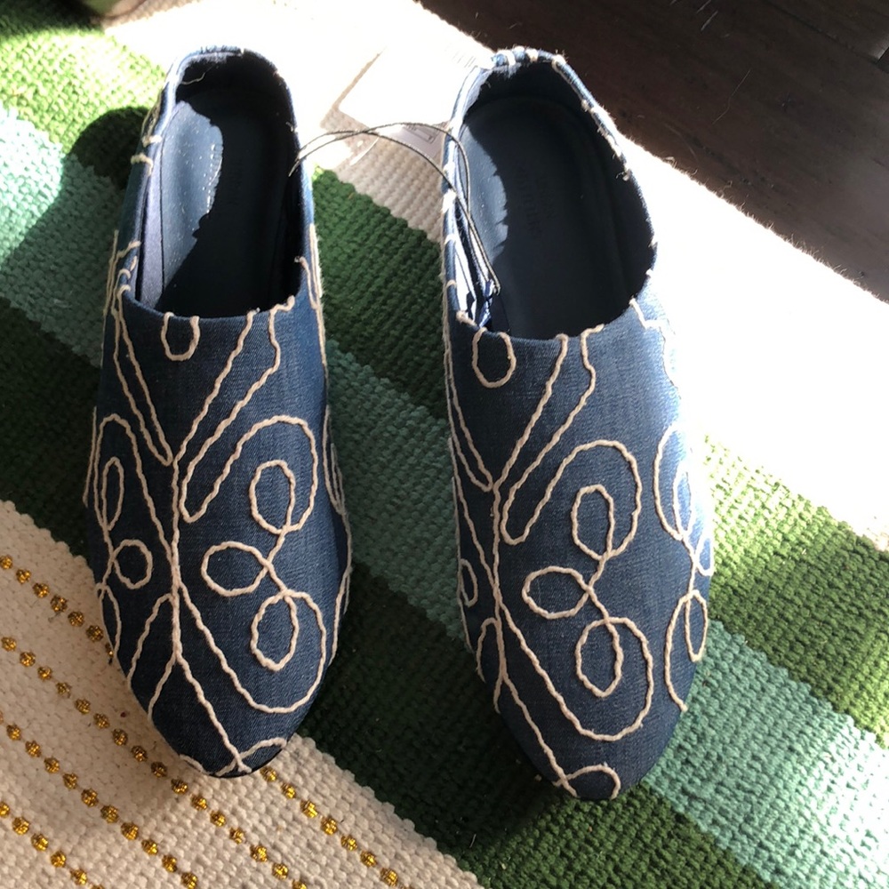 Fun flats by UO!